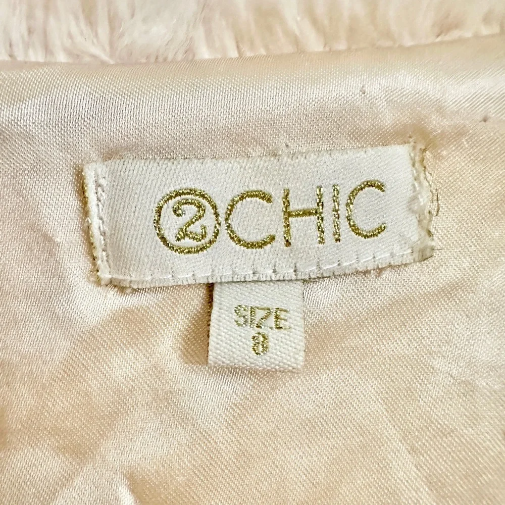 CHIC, GIRLS, OFF-WHITE, FAUX FUR COAT. FULLY LINED, FRONT HOOK CLOSURE. SIZE 8